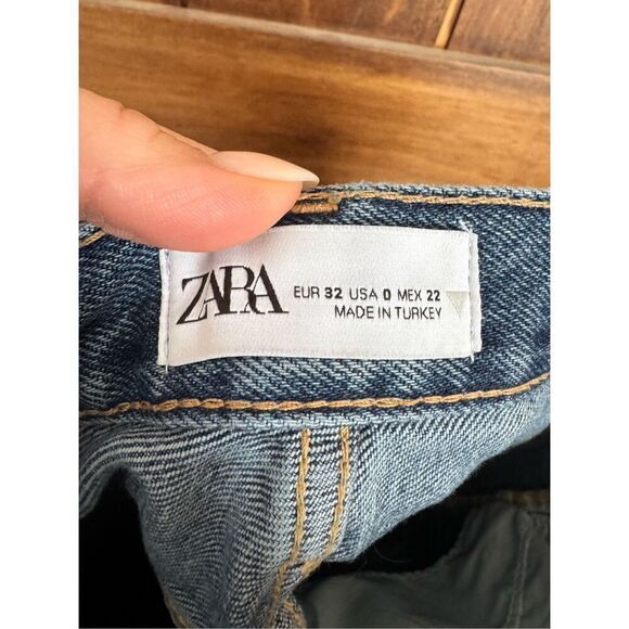 Zara Straight Leg Raw Hem Dark Denim Jeans, Size 0 - Picture 9 of 9